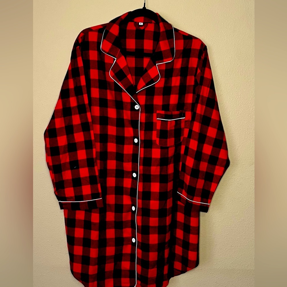 Red & Black buffalo plaid night shirt XL